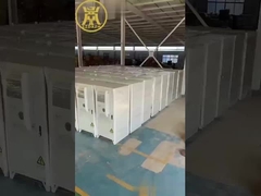 Außenschrank wartet auf Verpackung